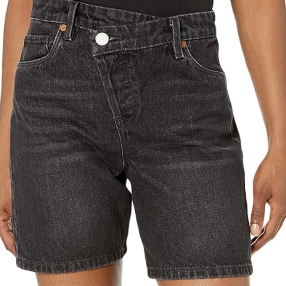 NWT BlankNYC High Waist Overlap Fly Denim Criss Cross Short Black 26 - Picture 3 of 7